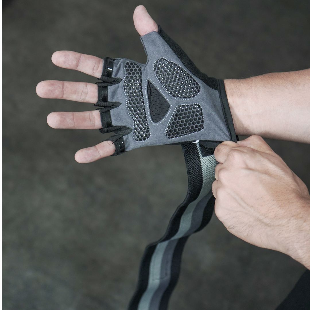 GUANTES PARA GYM CON MUÑEQUERA REMOVIBLE - NEGRO
