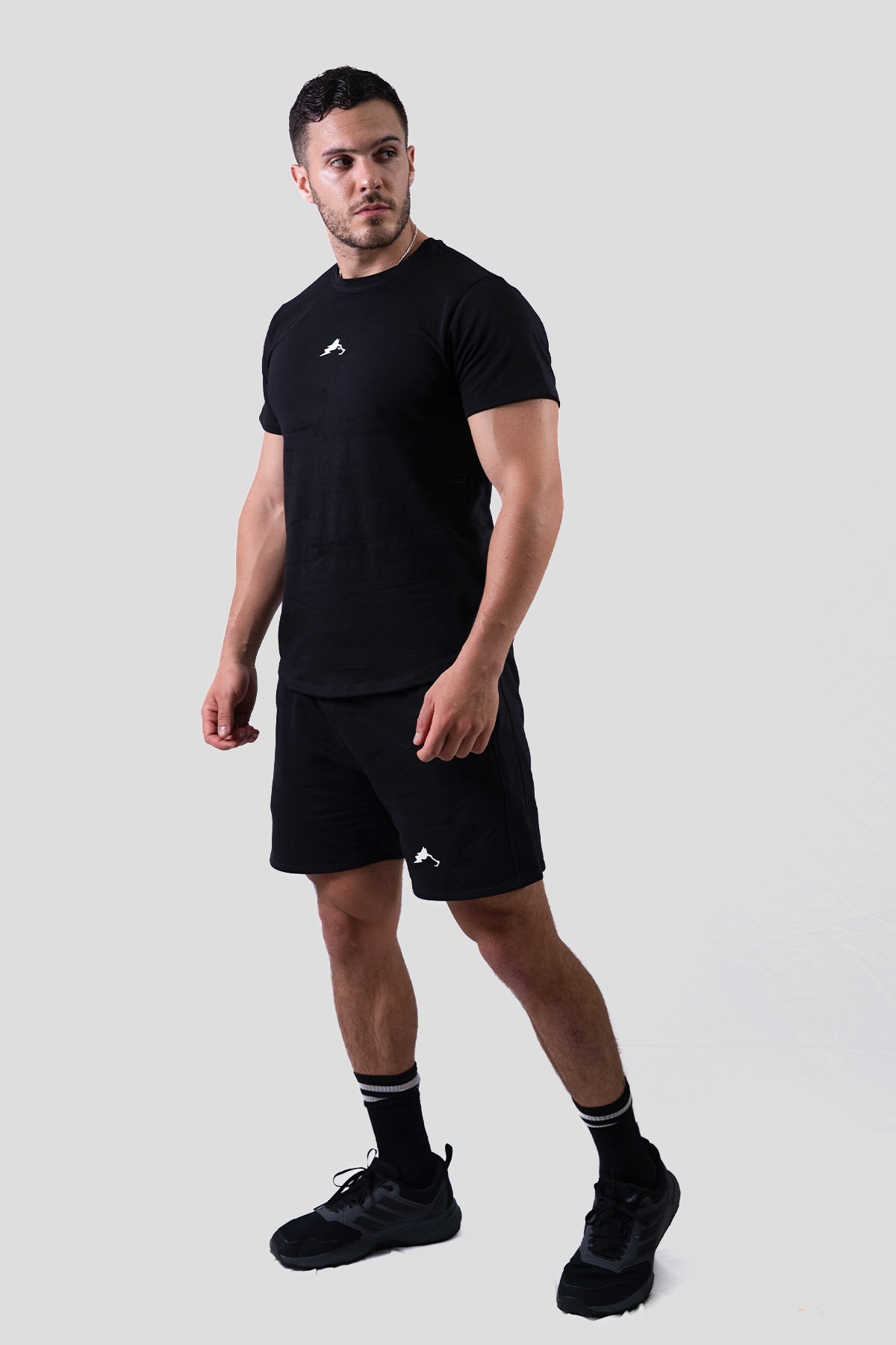 CAMISETA SLIM TEE ESSENTIAL - NEGRO