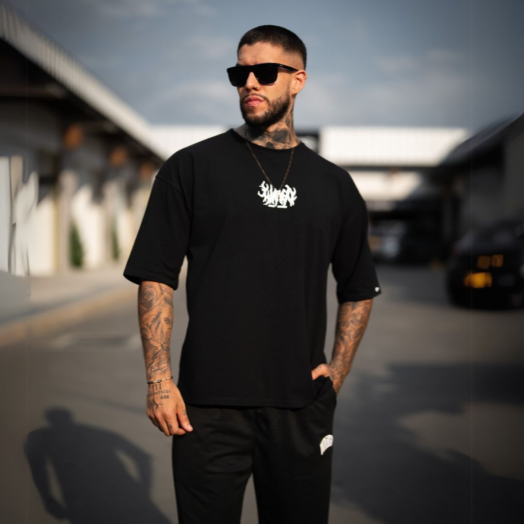 CAMISETA OVERSIZE BAKI - BLACK