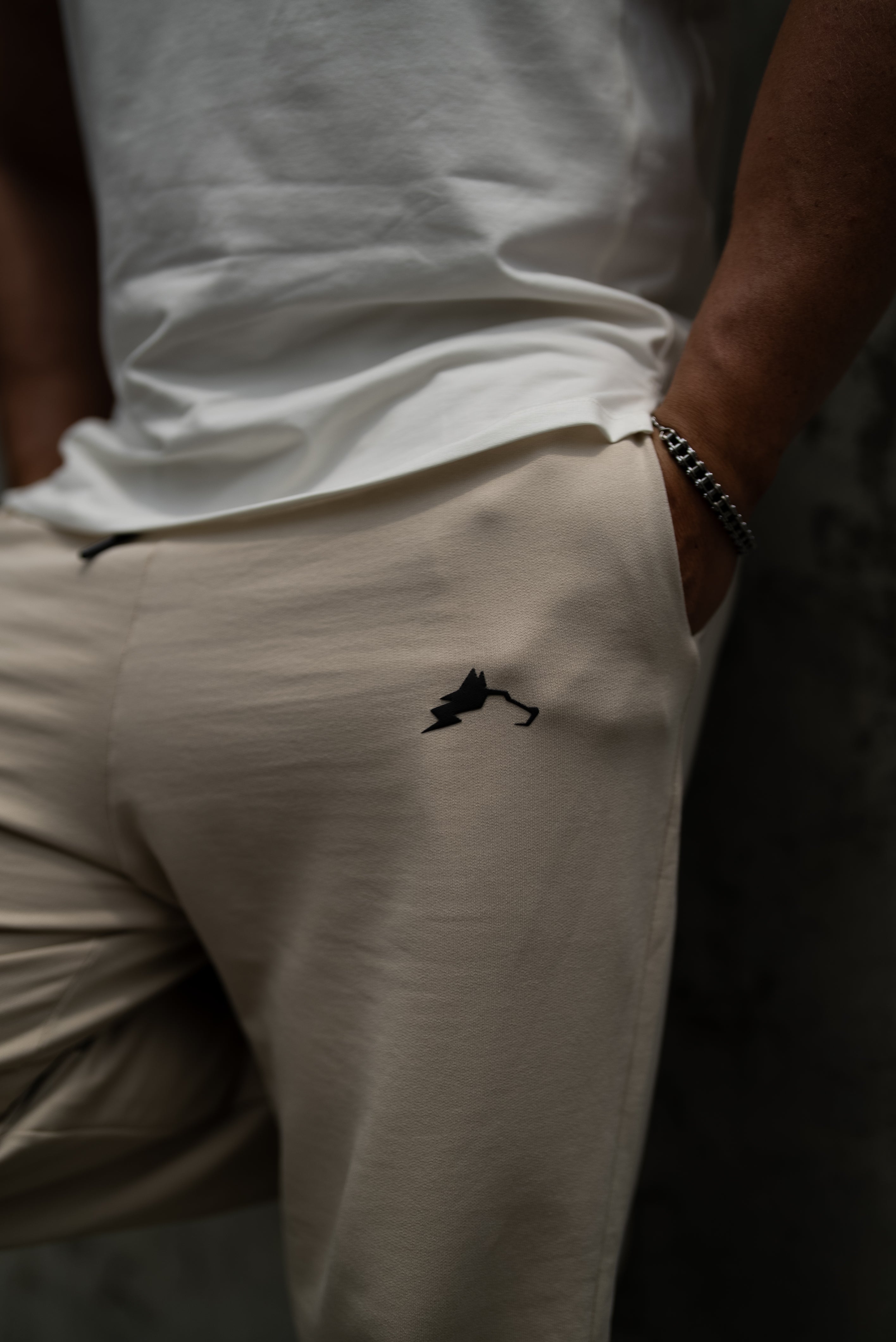 JOGGER ESSENTIAL - NEGRO
