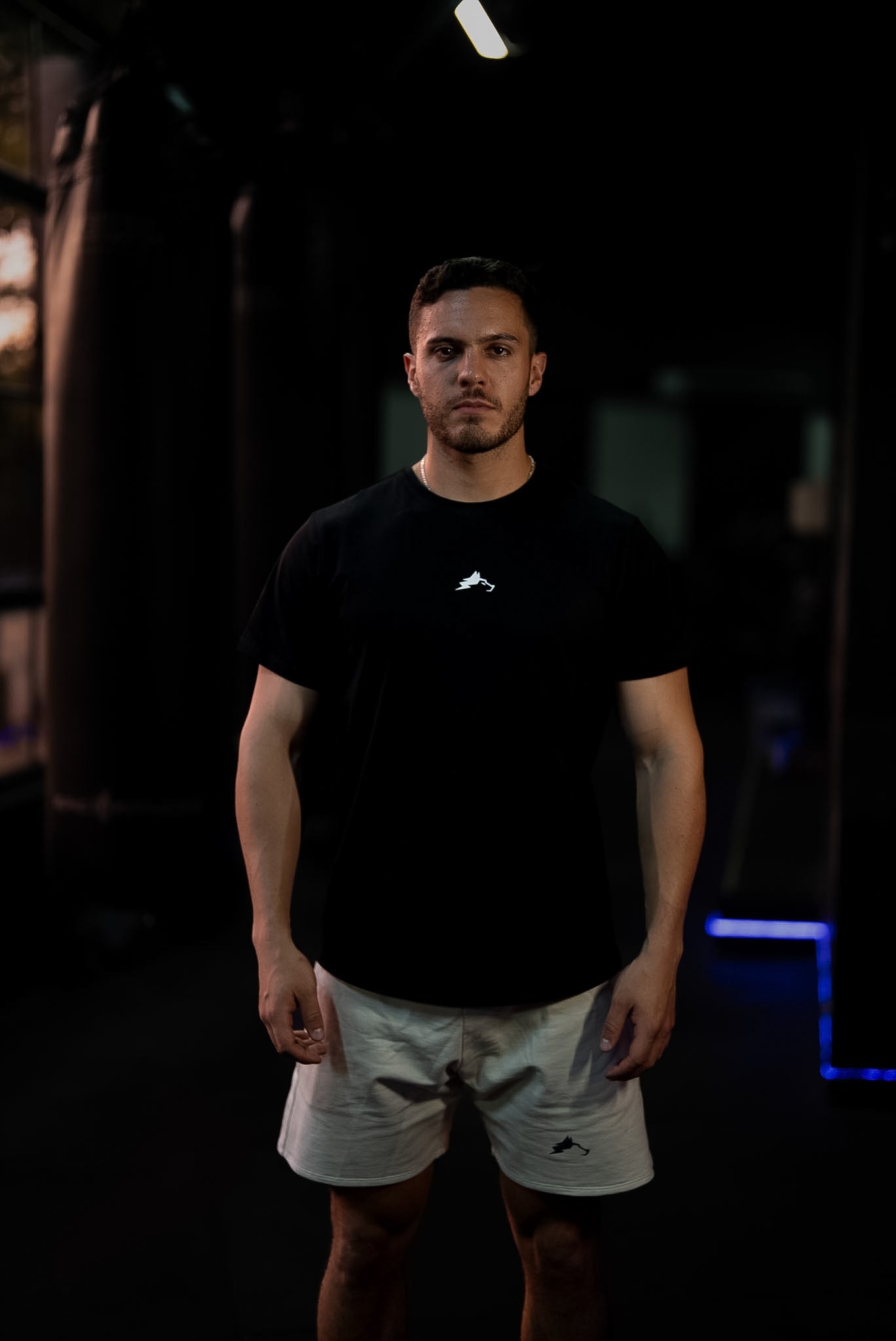 CAMISETA SLIM TEE ESSENTIAL - NEGRO