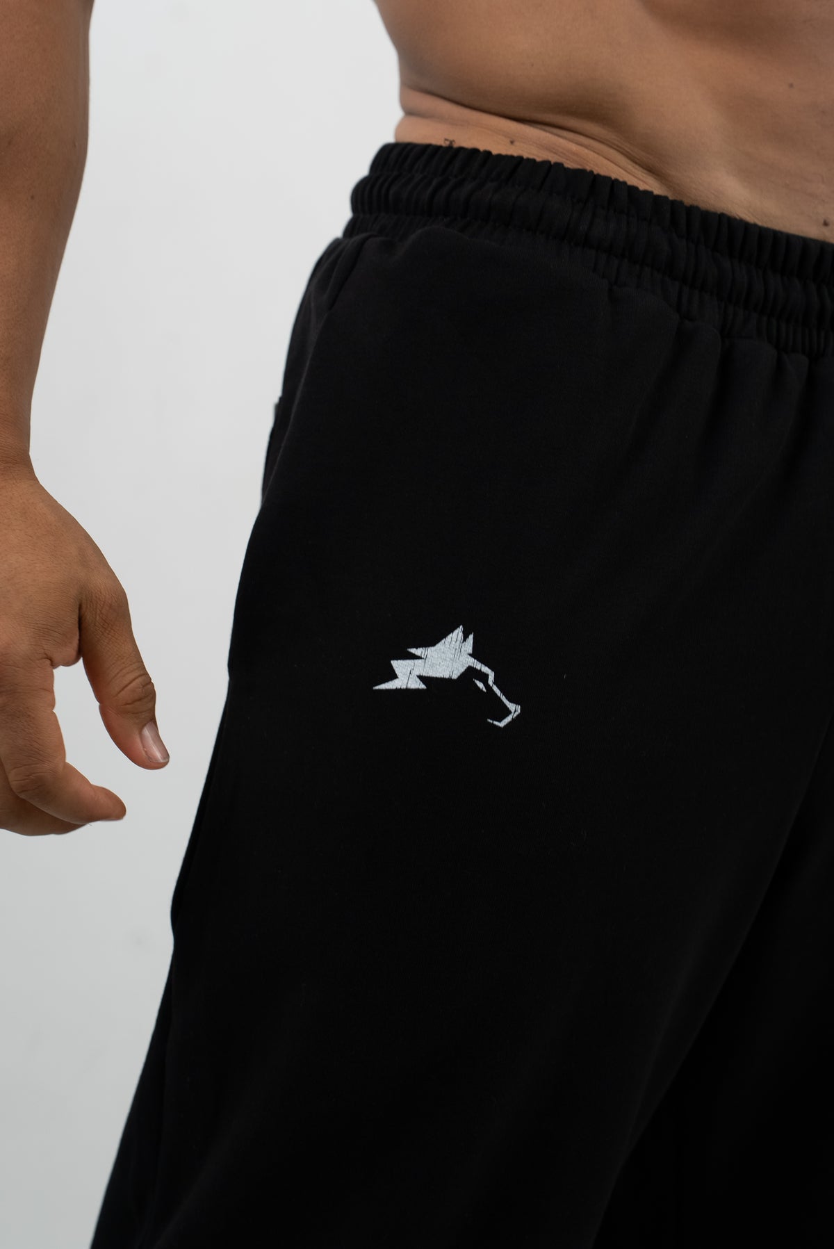 BAGGY ESSENTIALS - NEGRO