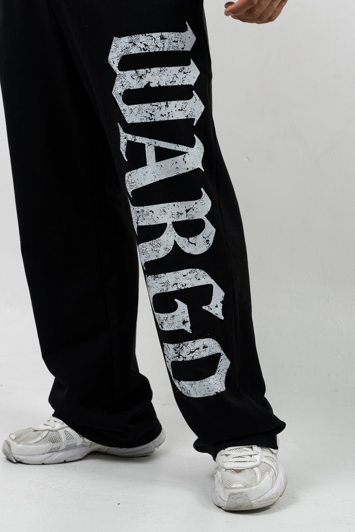 BAGGY ESSENTIALS - NEGRO