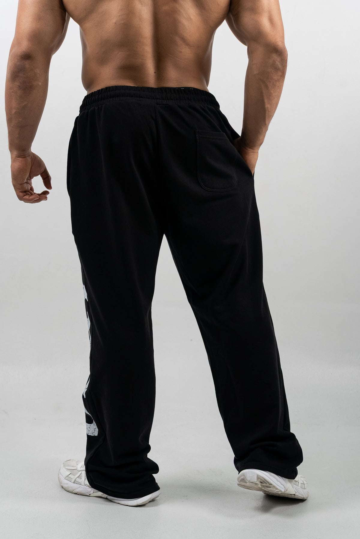 BAGGY ESSENTIALS - NEGRO