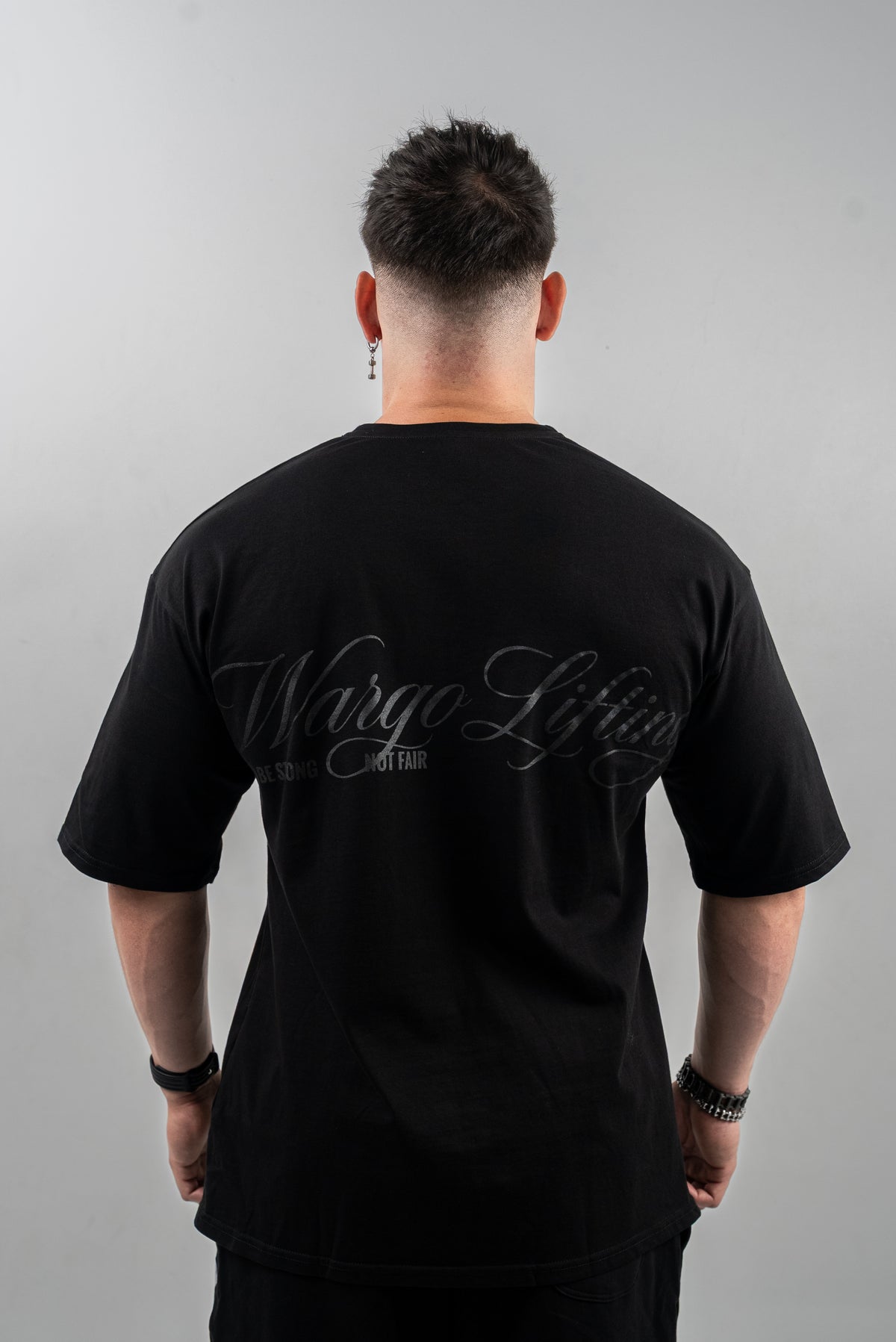 CAMISETA OVERSIZE LIFTING ESSENTIALS - NEGRO