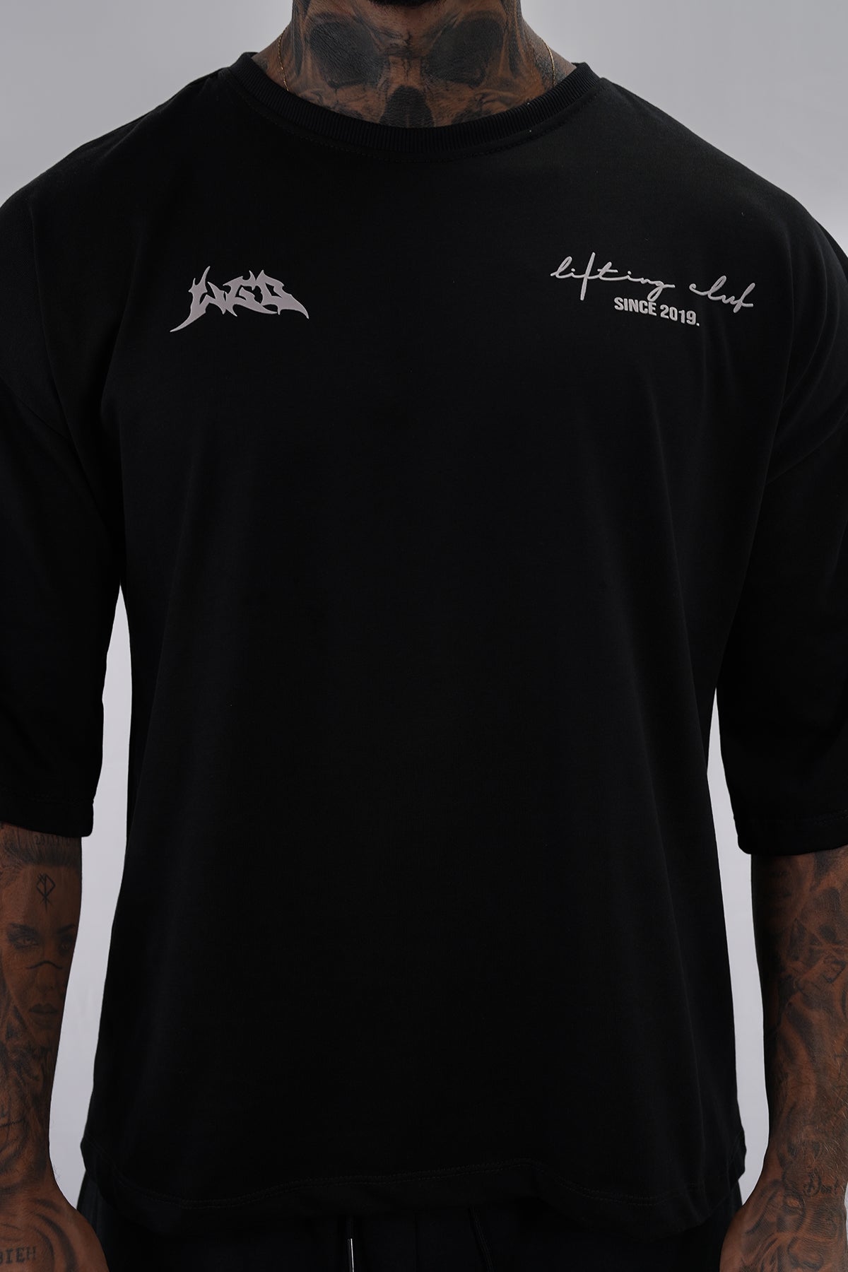 CAMISETA OVERSIZE SAINT ANGELS - NEGRO