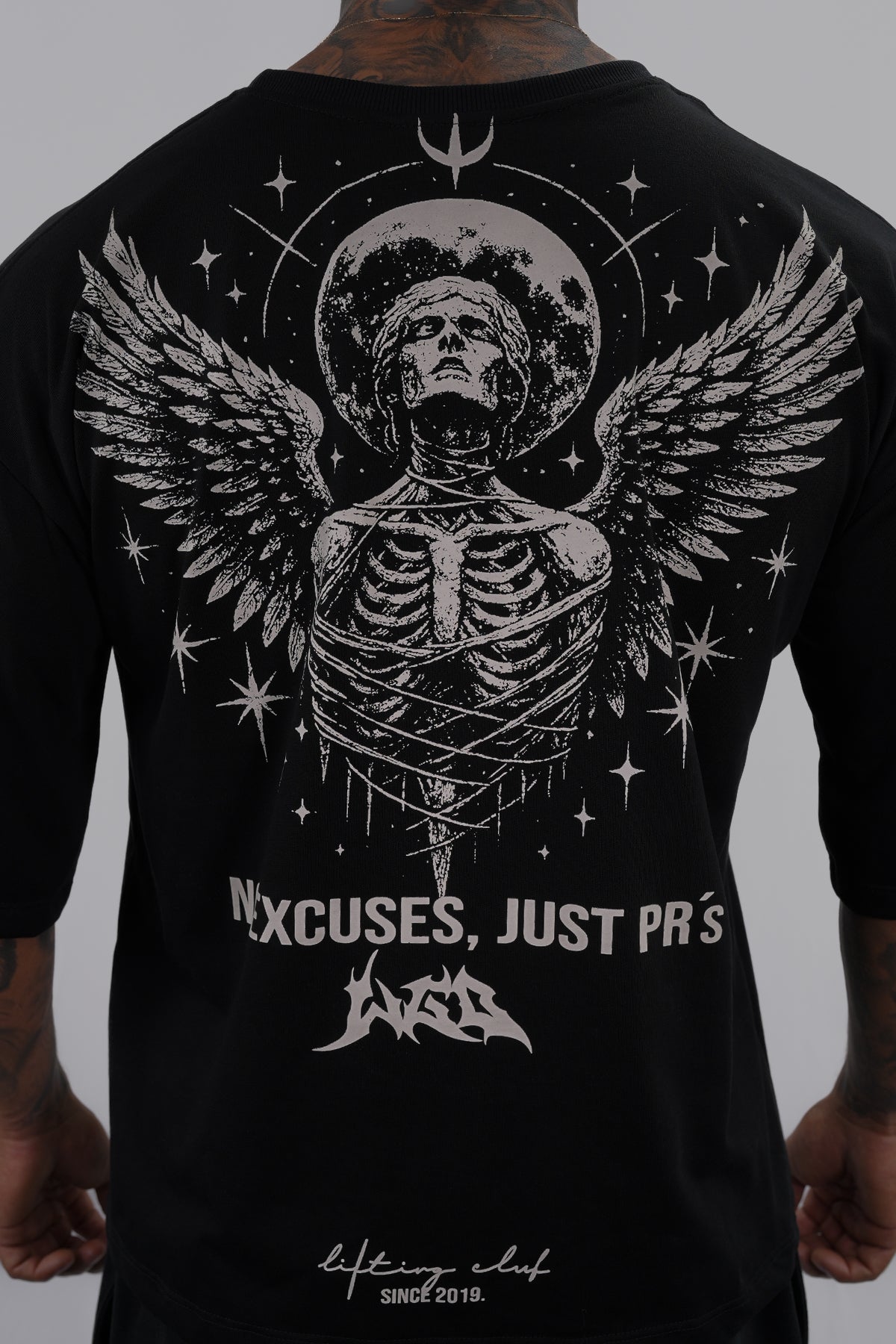 CAMISETA OVERSIZE SAINT ANGELS - NEGRO
