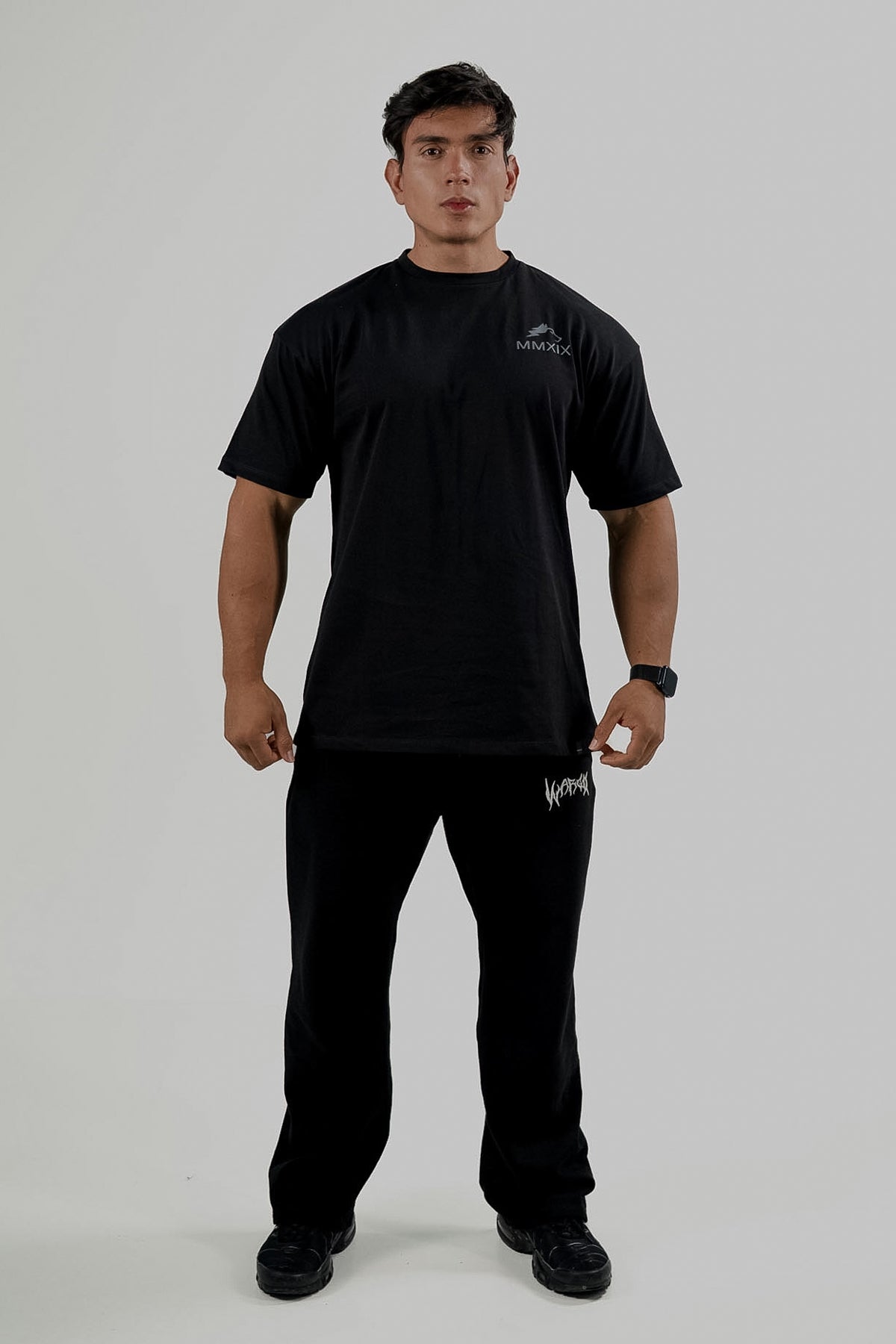 CAMISETA OVERSIZE ESSENTIAL RUGIDO - NEGRO