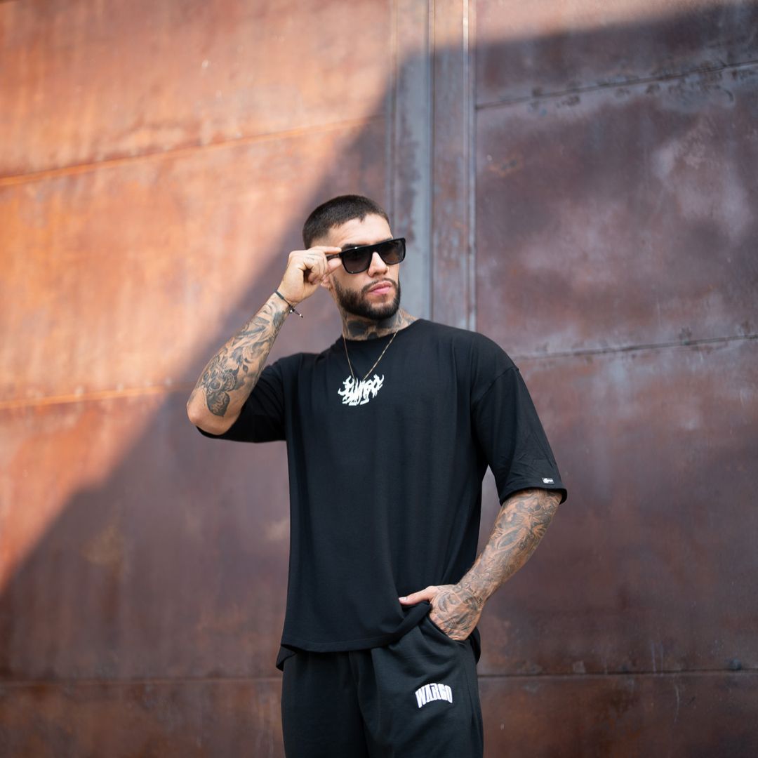 CAMISETA OVERSIZE BAKI - BLACK