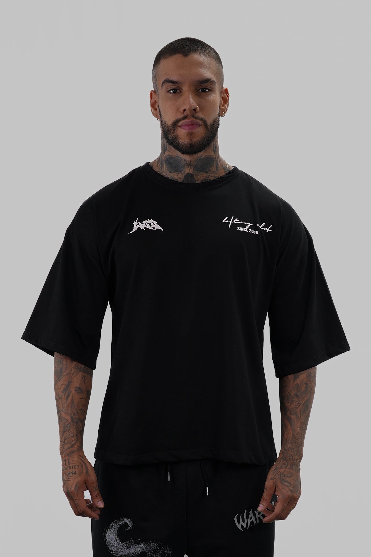 CAMISETA OVERSIZE SAINT ANGELS - NEGRO