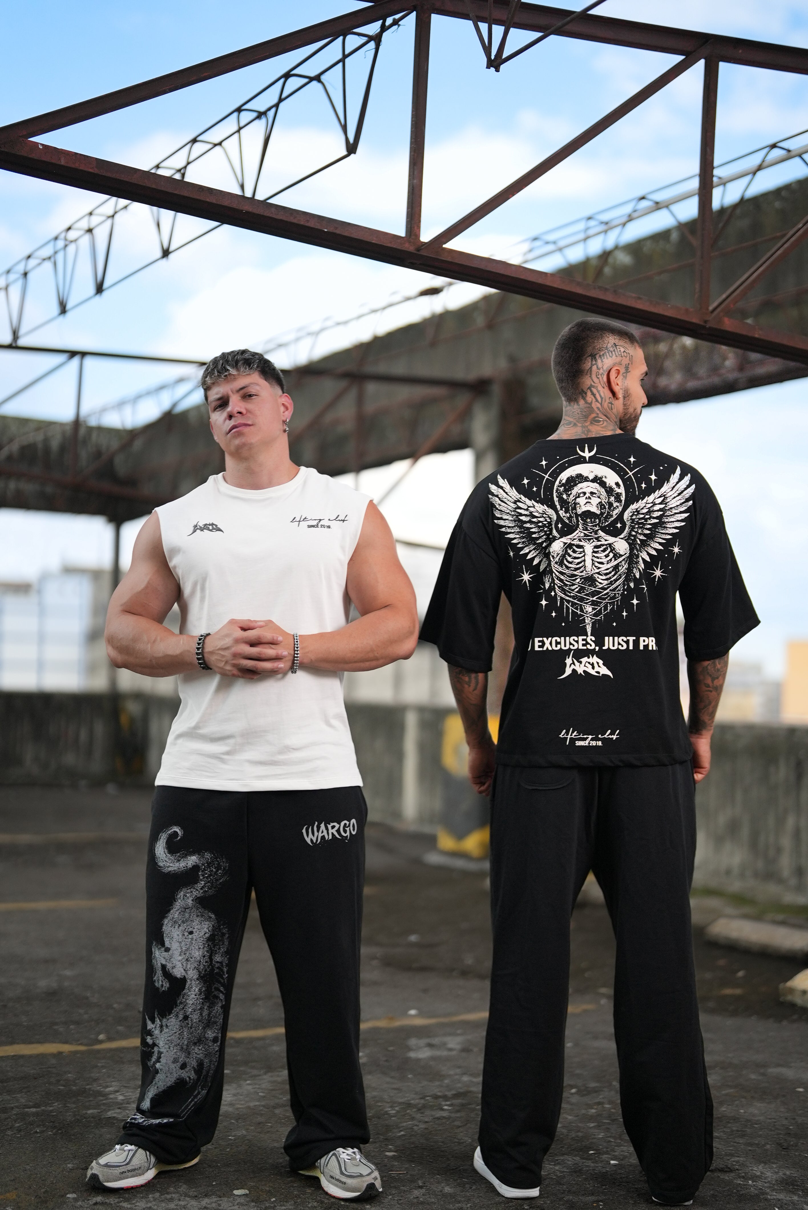 CAMISETA OVERSIZE SAINT ANGELS - NEGRO