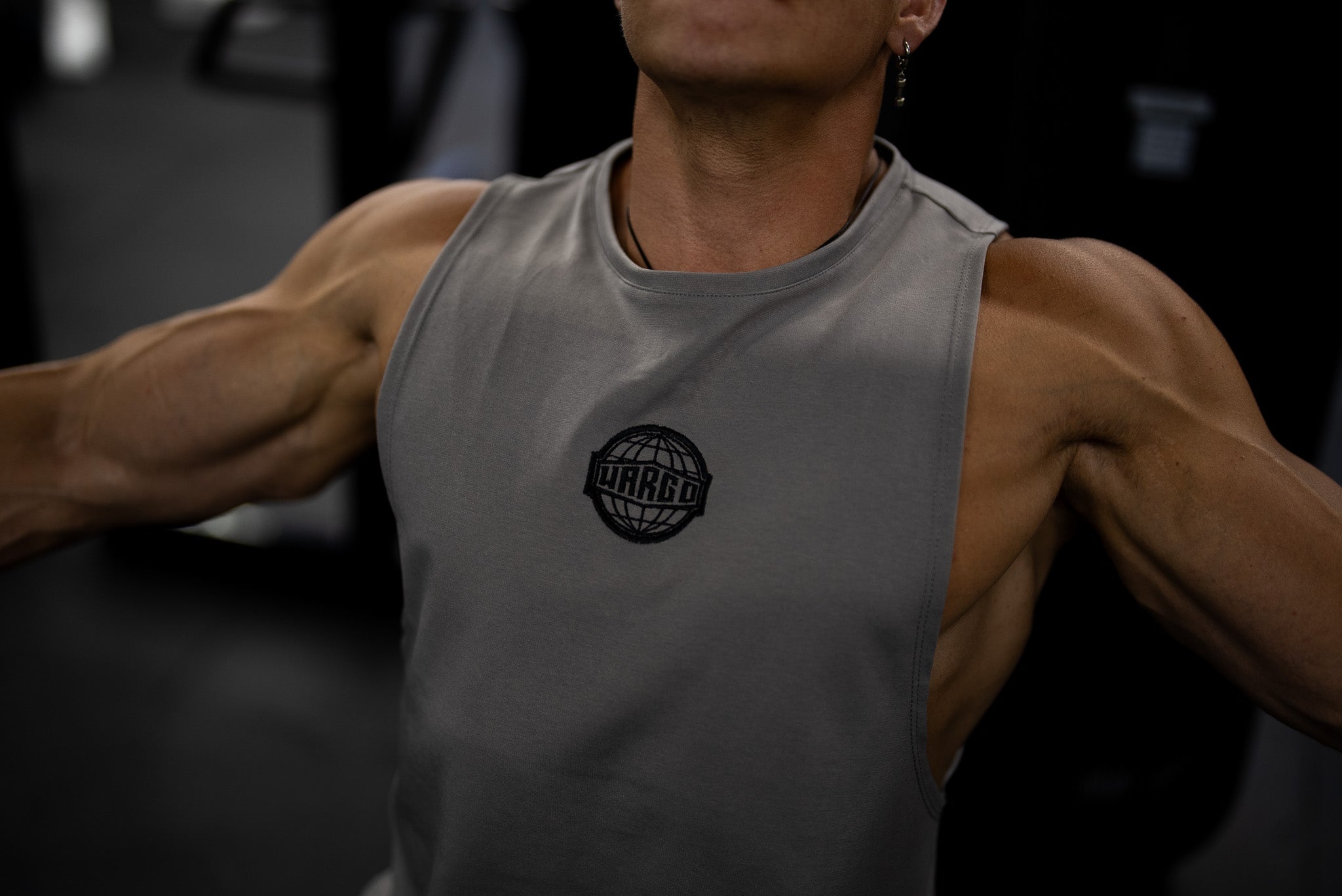 CAMISETA SIN MANGAS TANK FRONTIER - GRIS