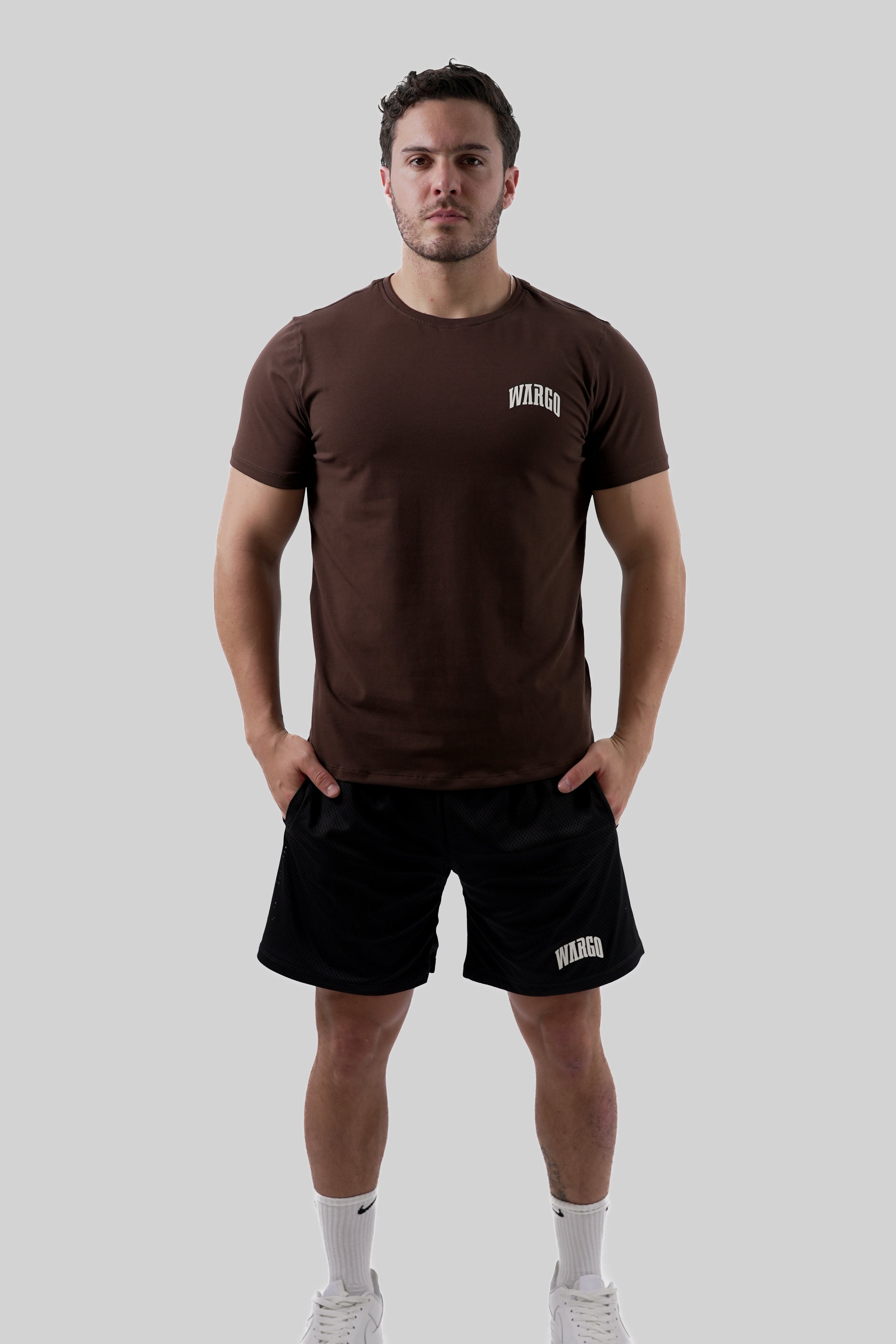 CAMISETA SLIM TEE 12/25 - CAFÉ