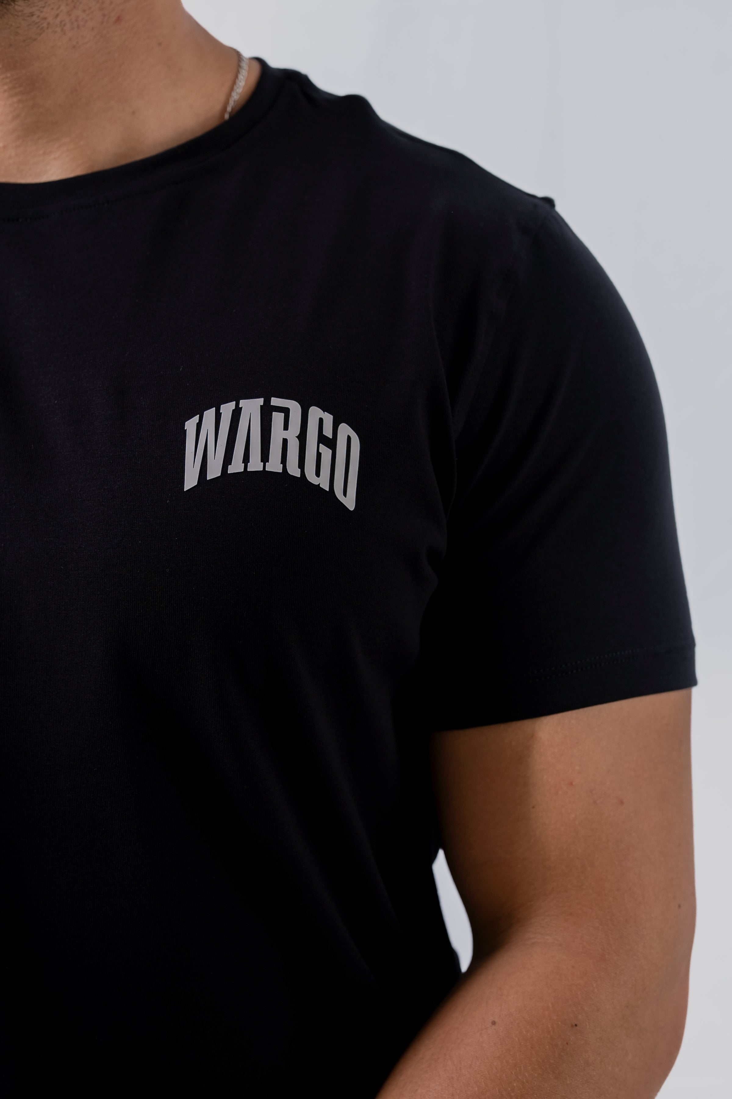 CAMISETA SLIM TEE 12/25 - NEGRO