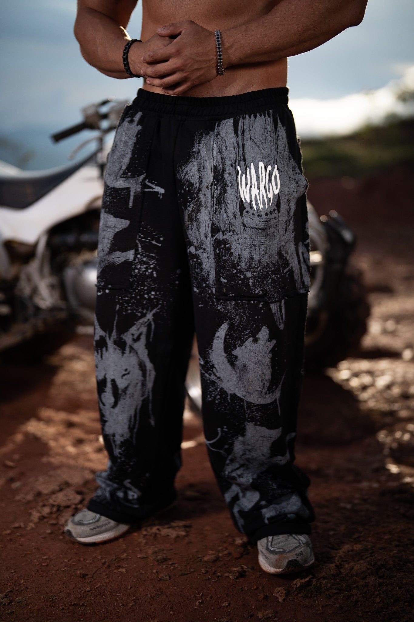 JOGGER BAGGY DESERT - NEGRO