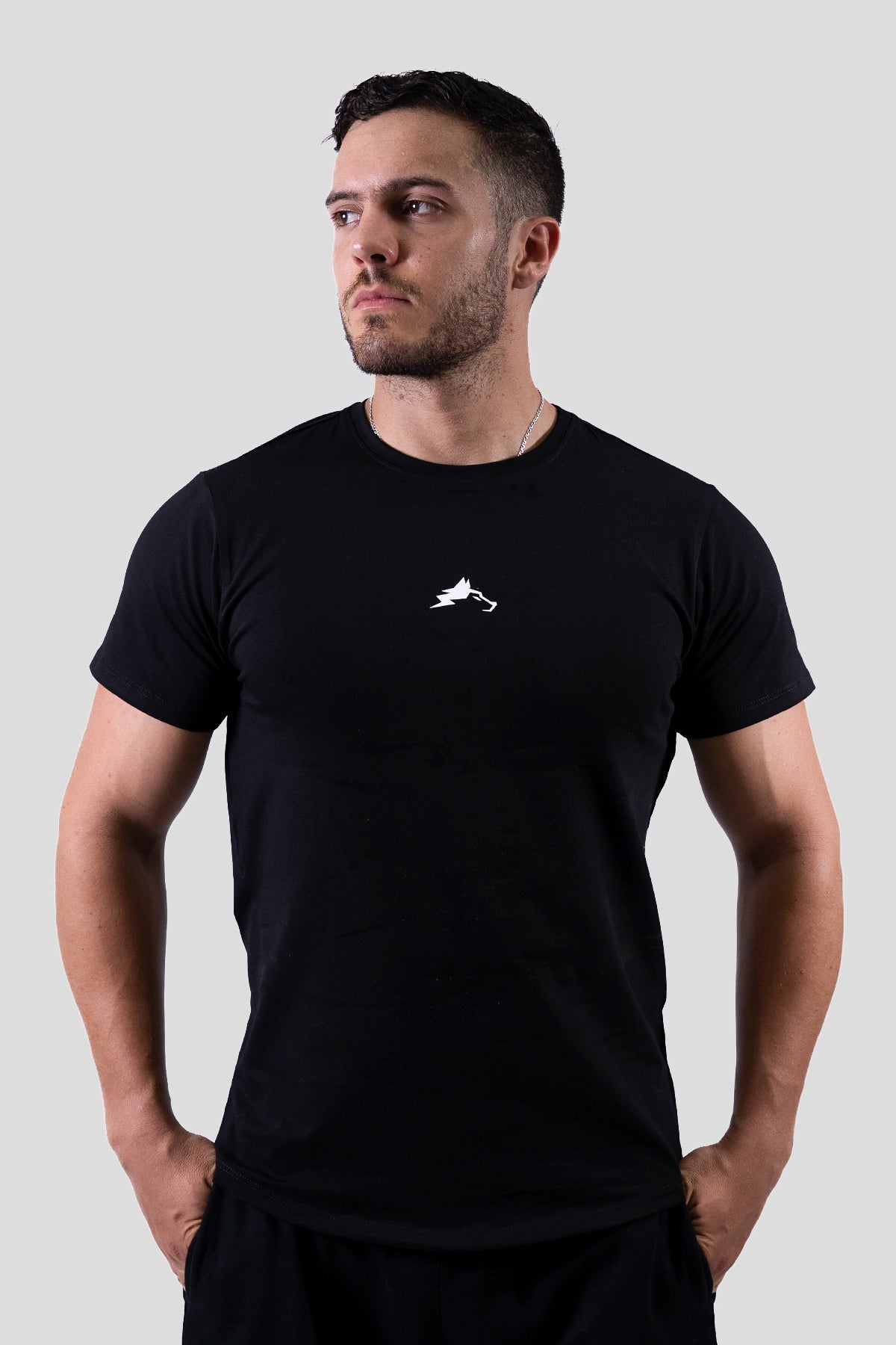 CAMISETA SLIM TEE  ESSENTIAL - NEGRO