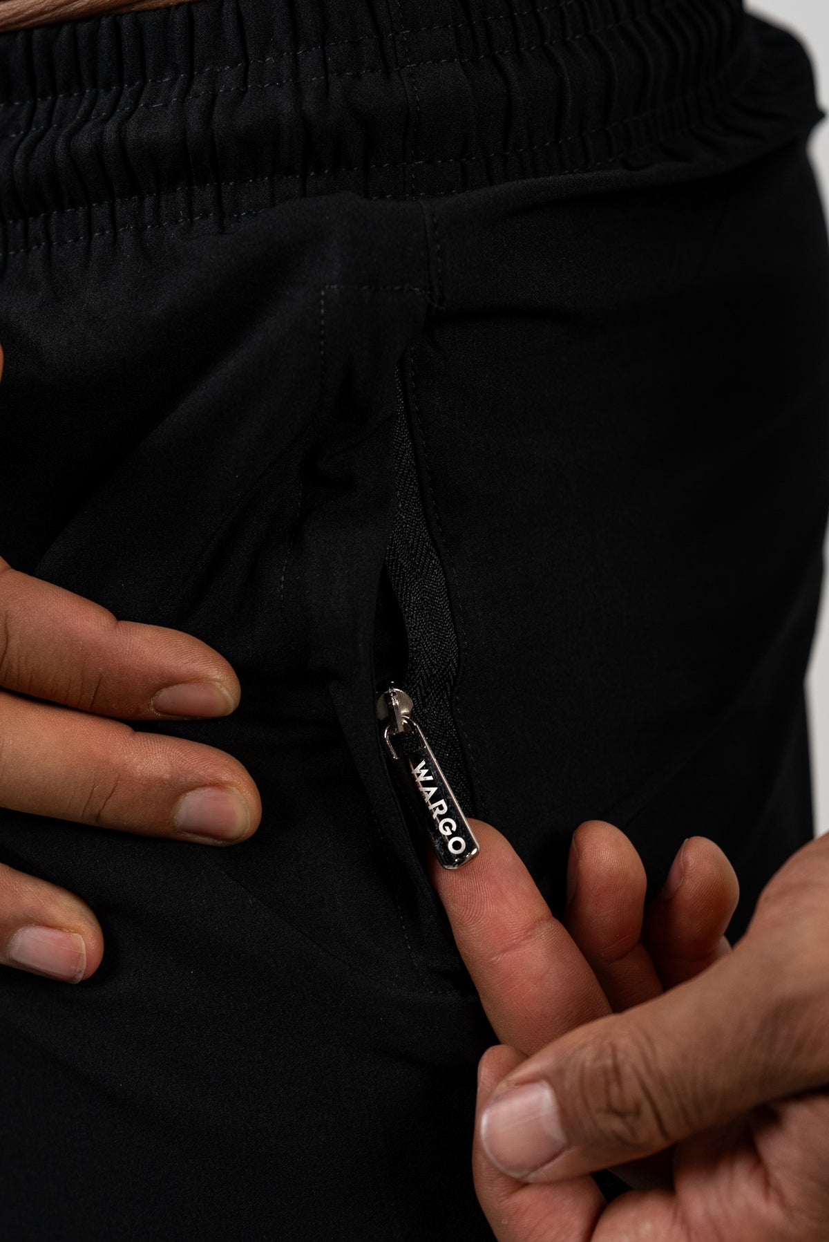 SHORT ESSENTIALS  - NEGRO
