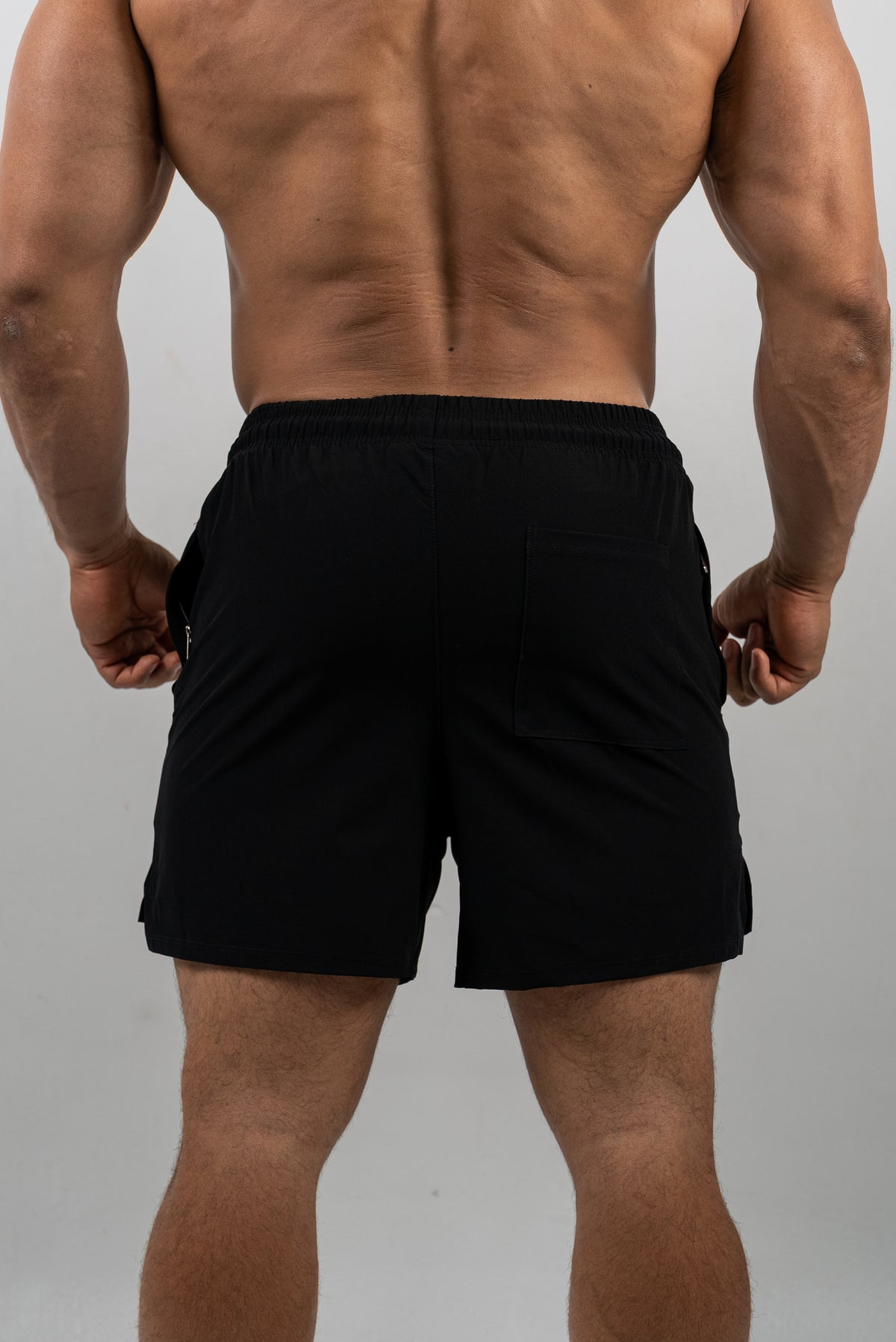 SHORT ESSENTIALS  - NEGRO