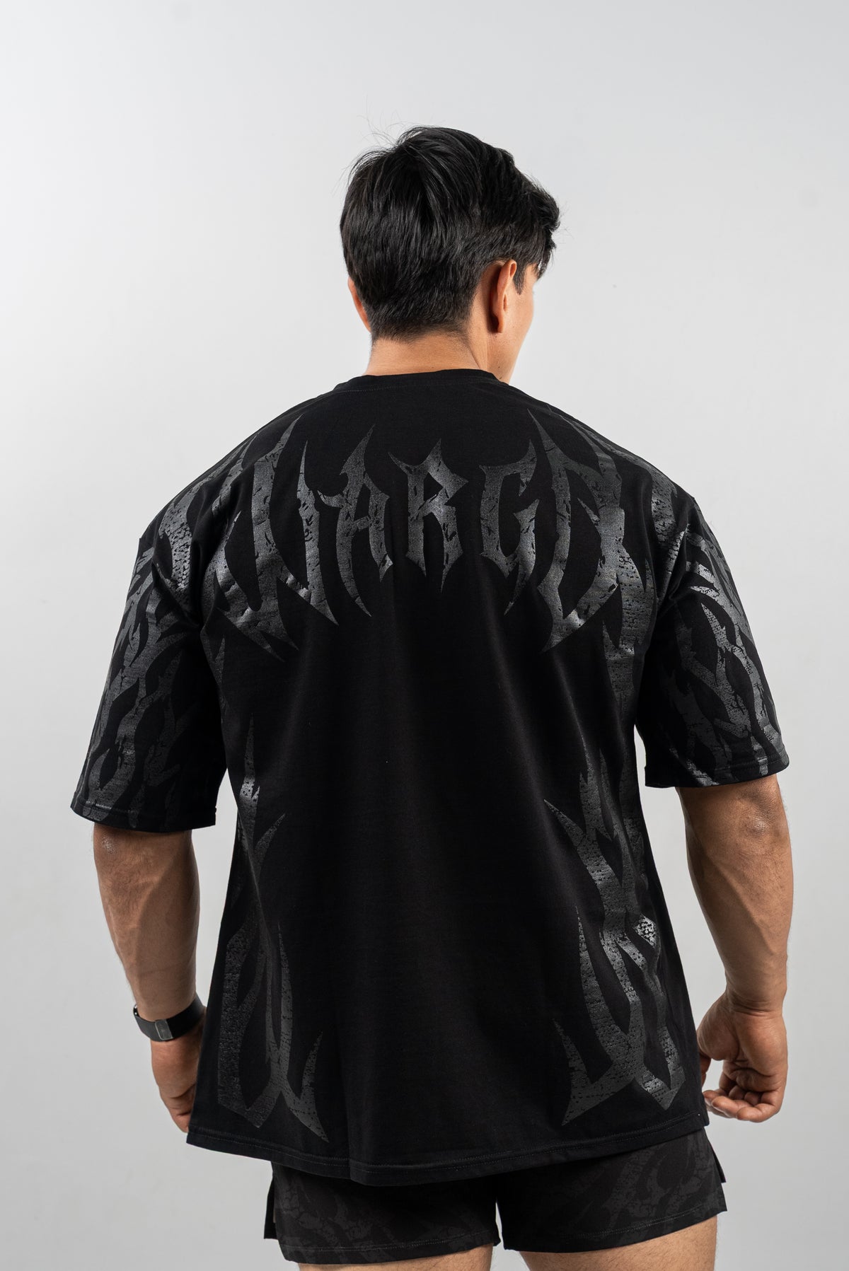 CAMISETA OVERSIZE FLAME ESSENTIALS - NEGRO