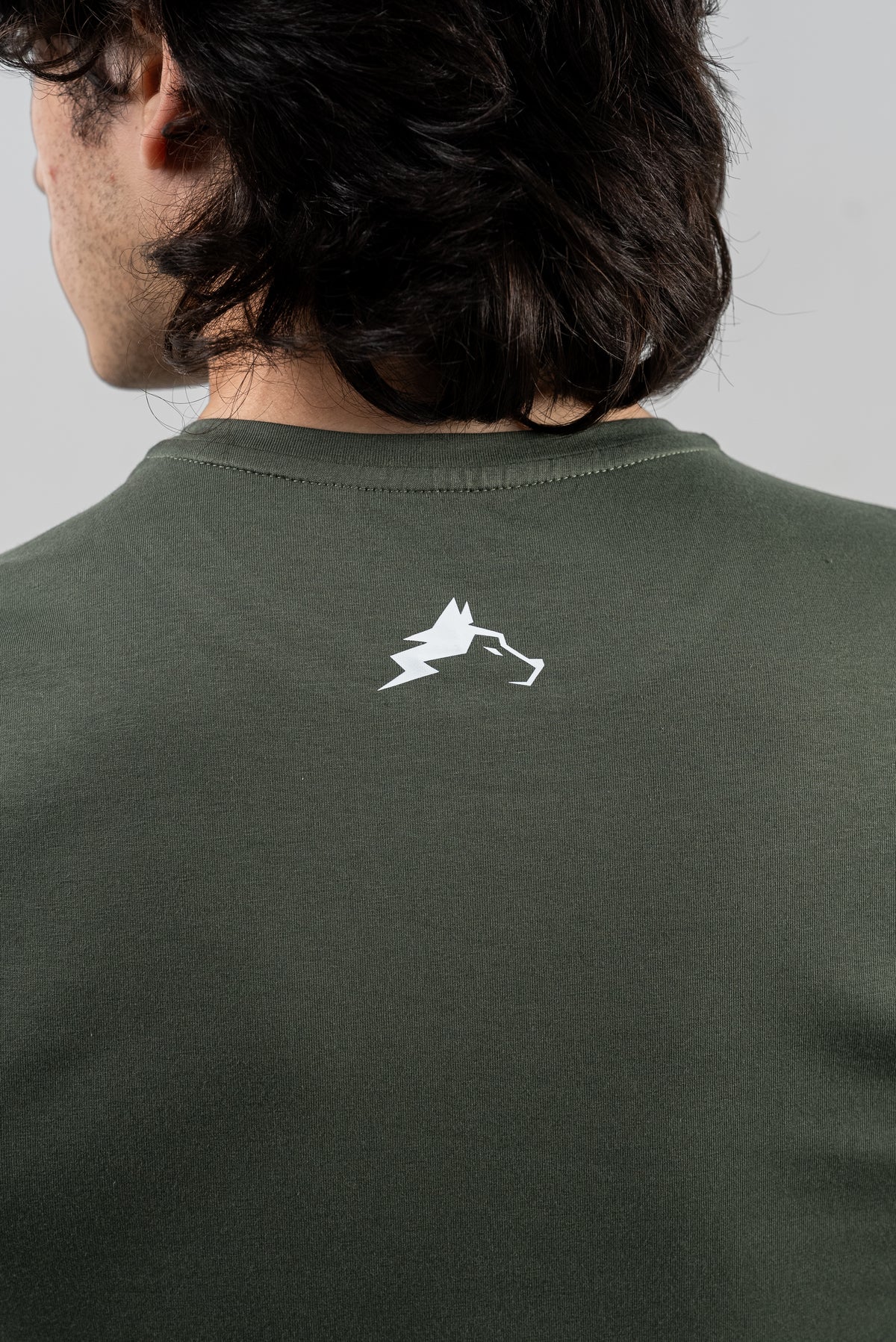 CAMISETA SLIM TEE ESSENTIALS  - VERDE