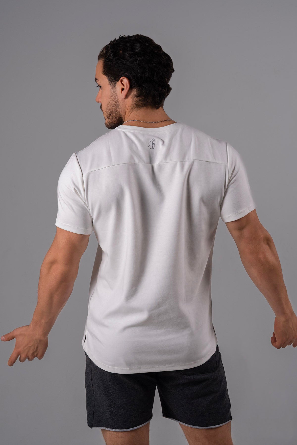 CAMISETA LEGACY TEE - IVORY