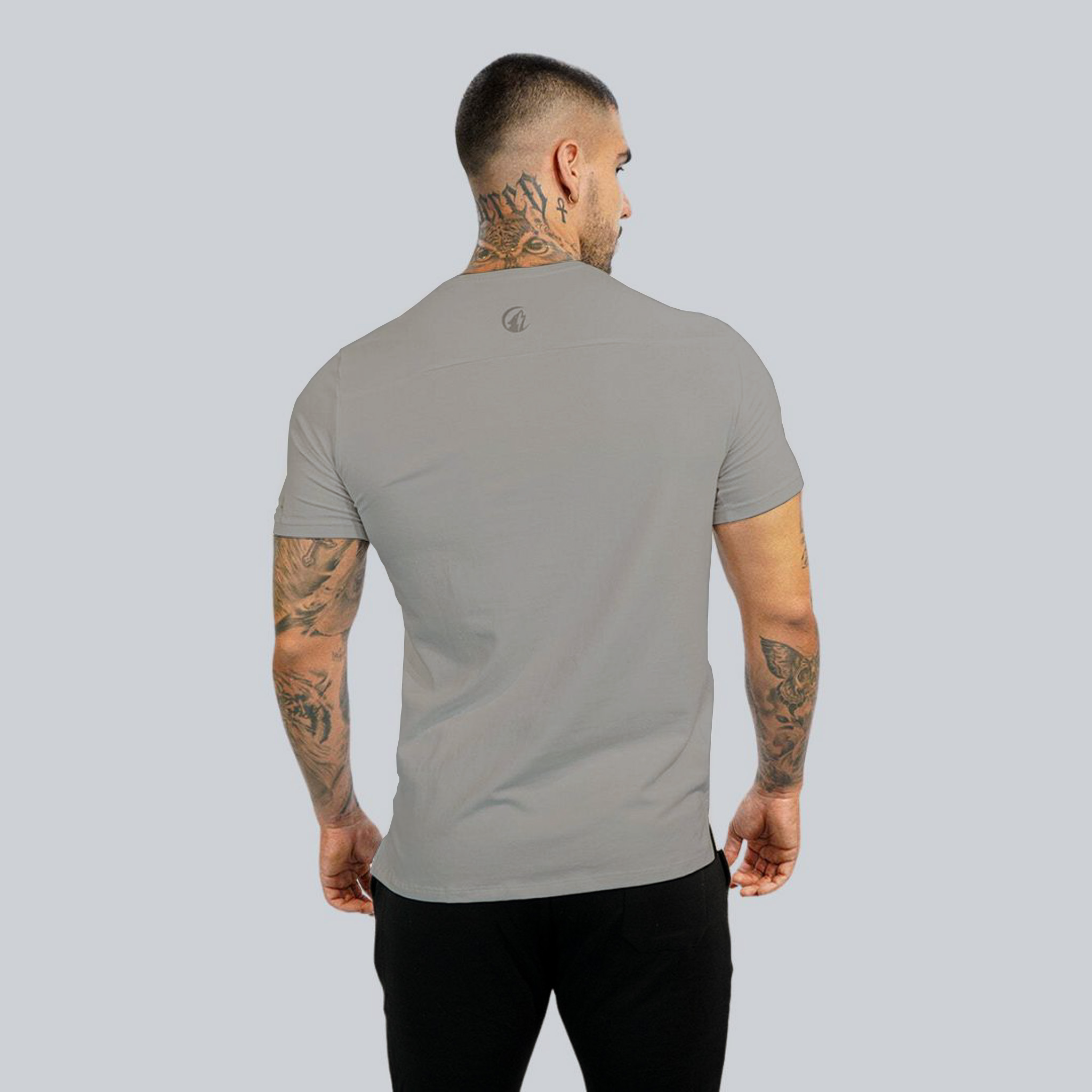 CAMISETA LEGACY TEE - GRAY