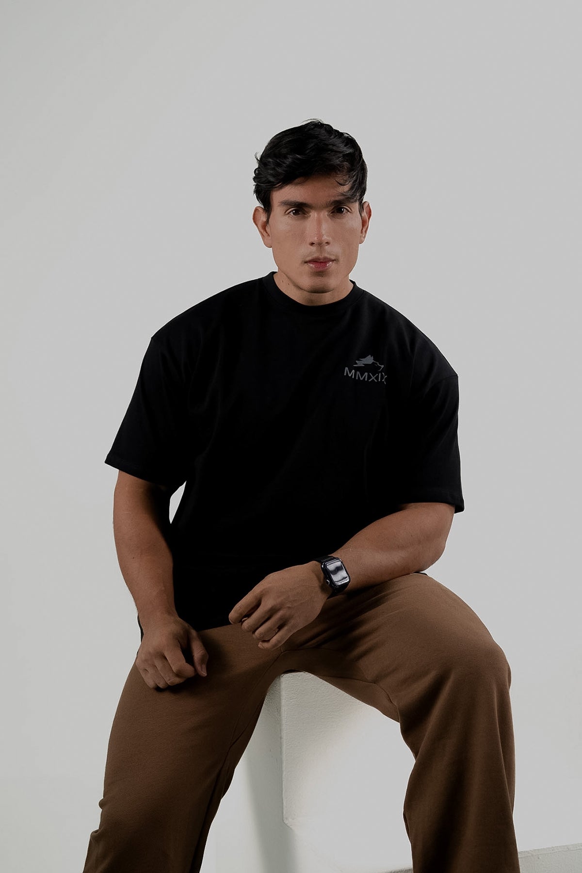 CAMISETA OVERSIZE ESSENTIAL RUGIDO - NEGRO
