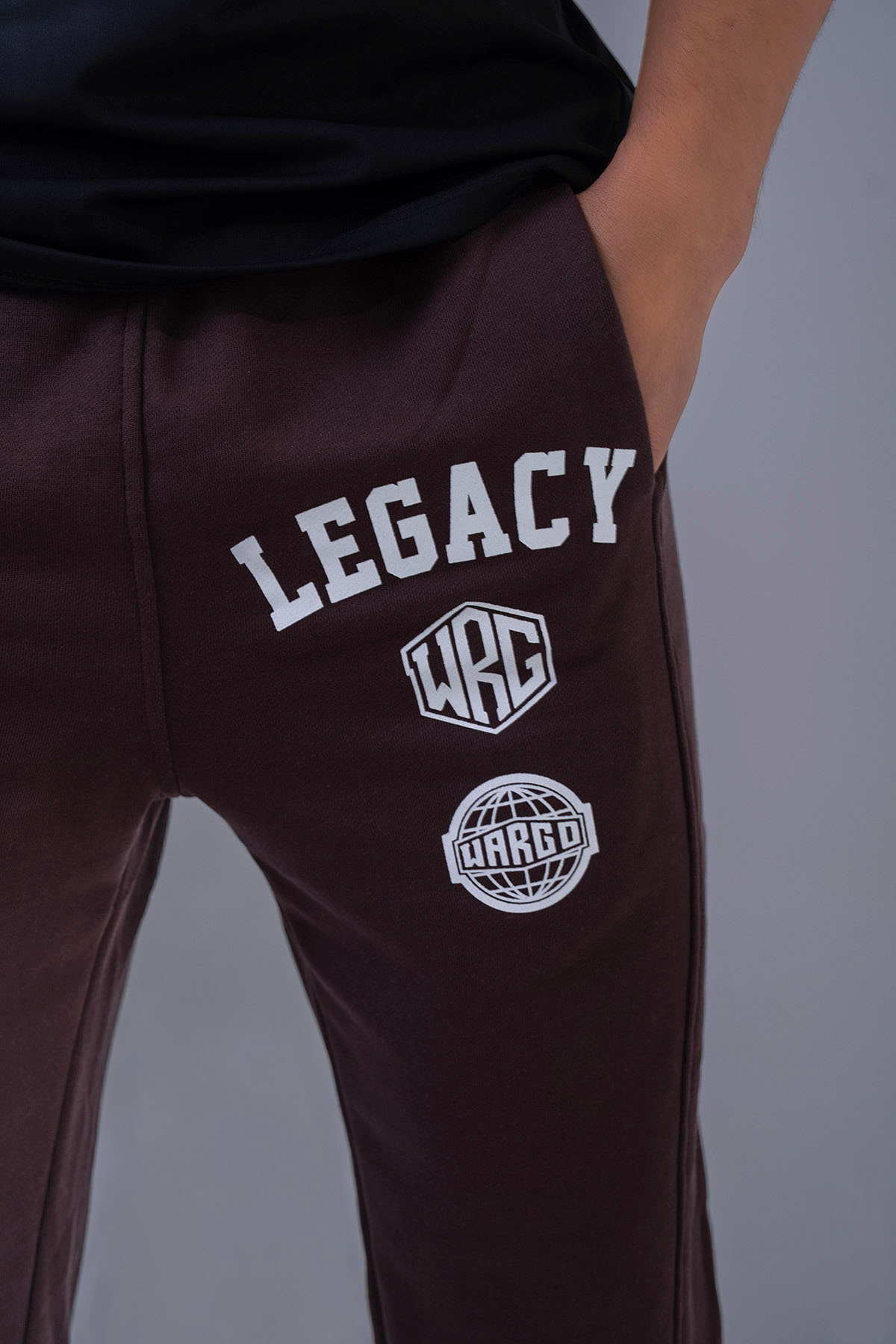 PANTALONES JOGGER BAGGY HOMBRE LEGACY CREW - CAFÉ