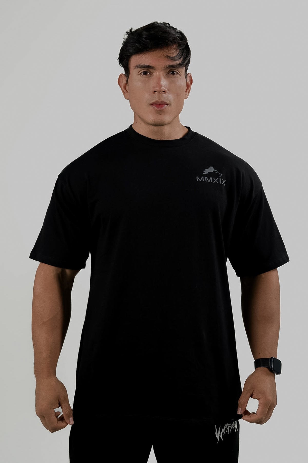 CAMISETA OVERSIZE ESSENTIAL RUGIDO - NEGRO