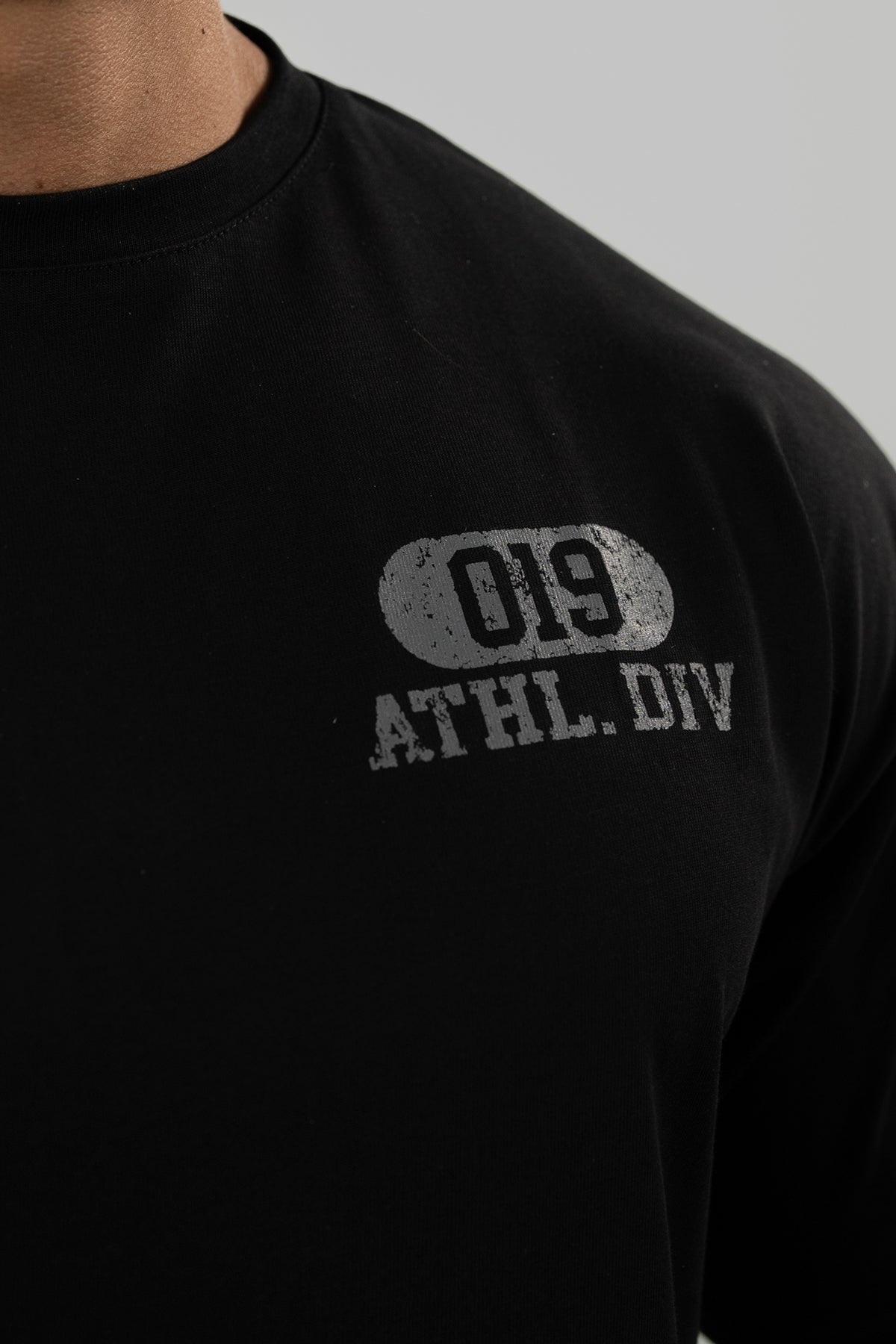 CAMISETA OVERSIZE ESSENTIAL ATHLETE  - NEGRO