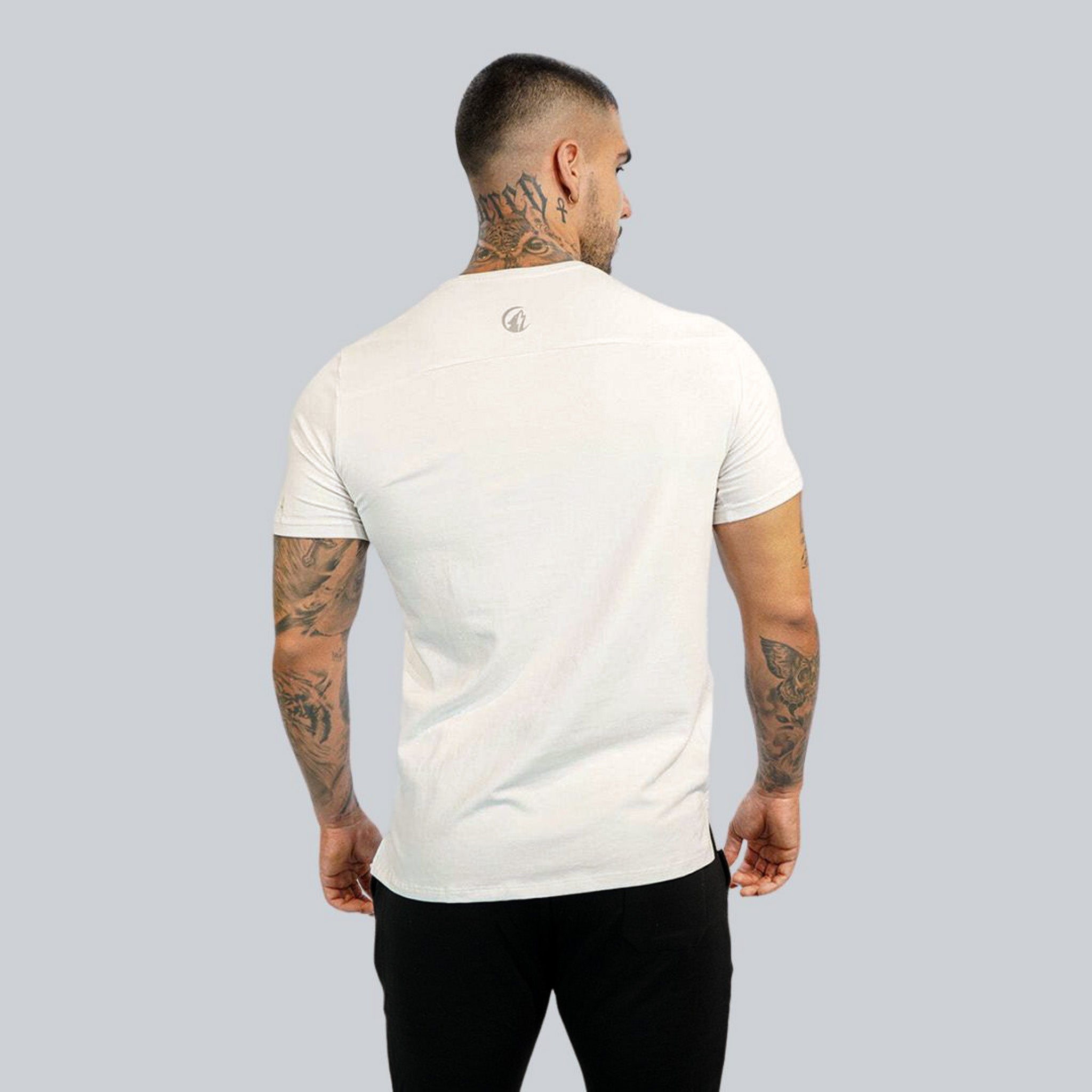 CAMISETA LEGACY TEE - IVORY