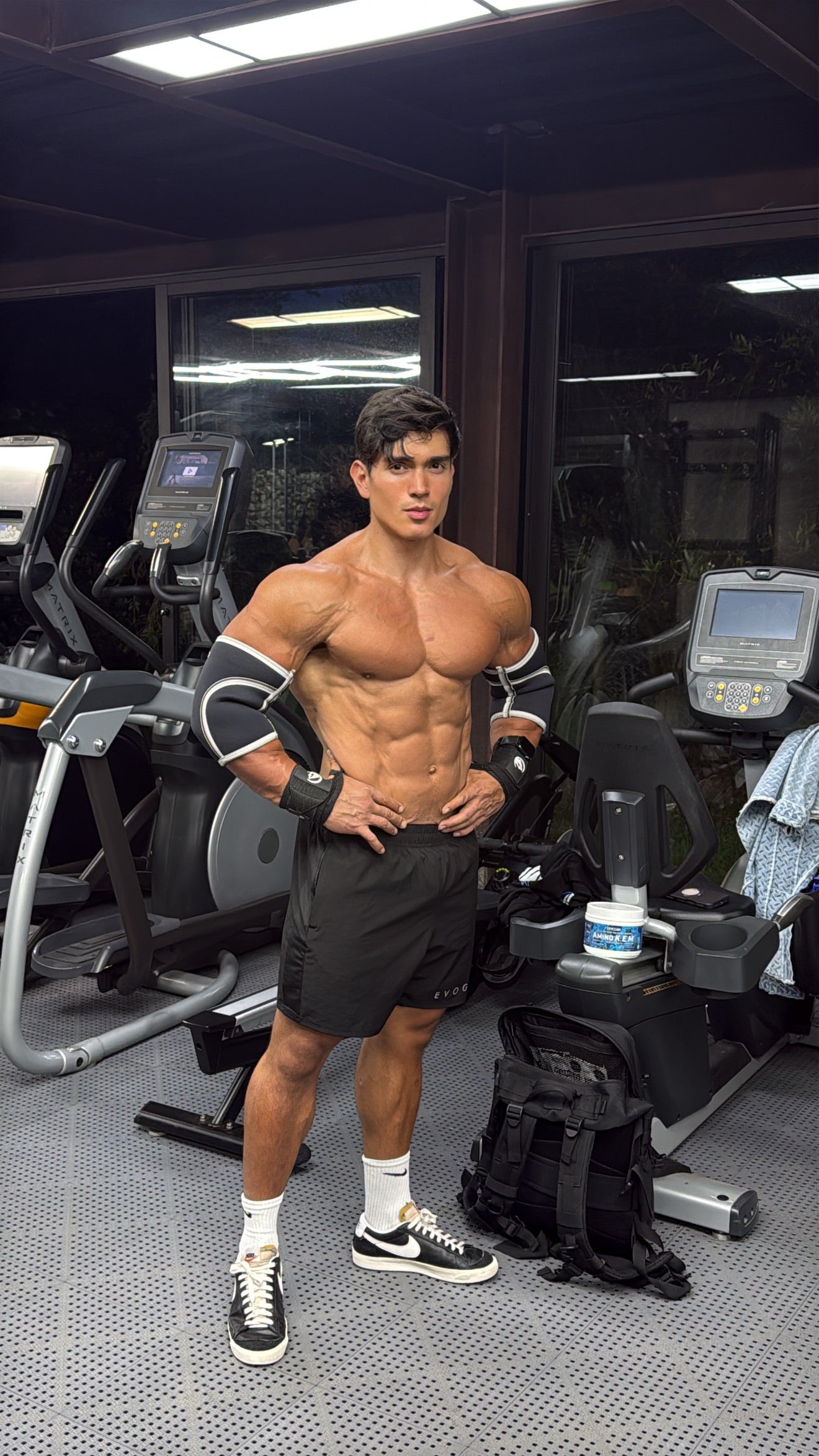MUÑEQUERAS PARA GYM - NEGRO