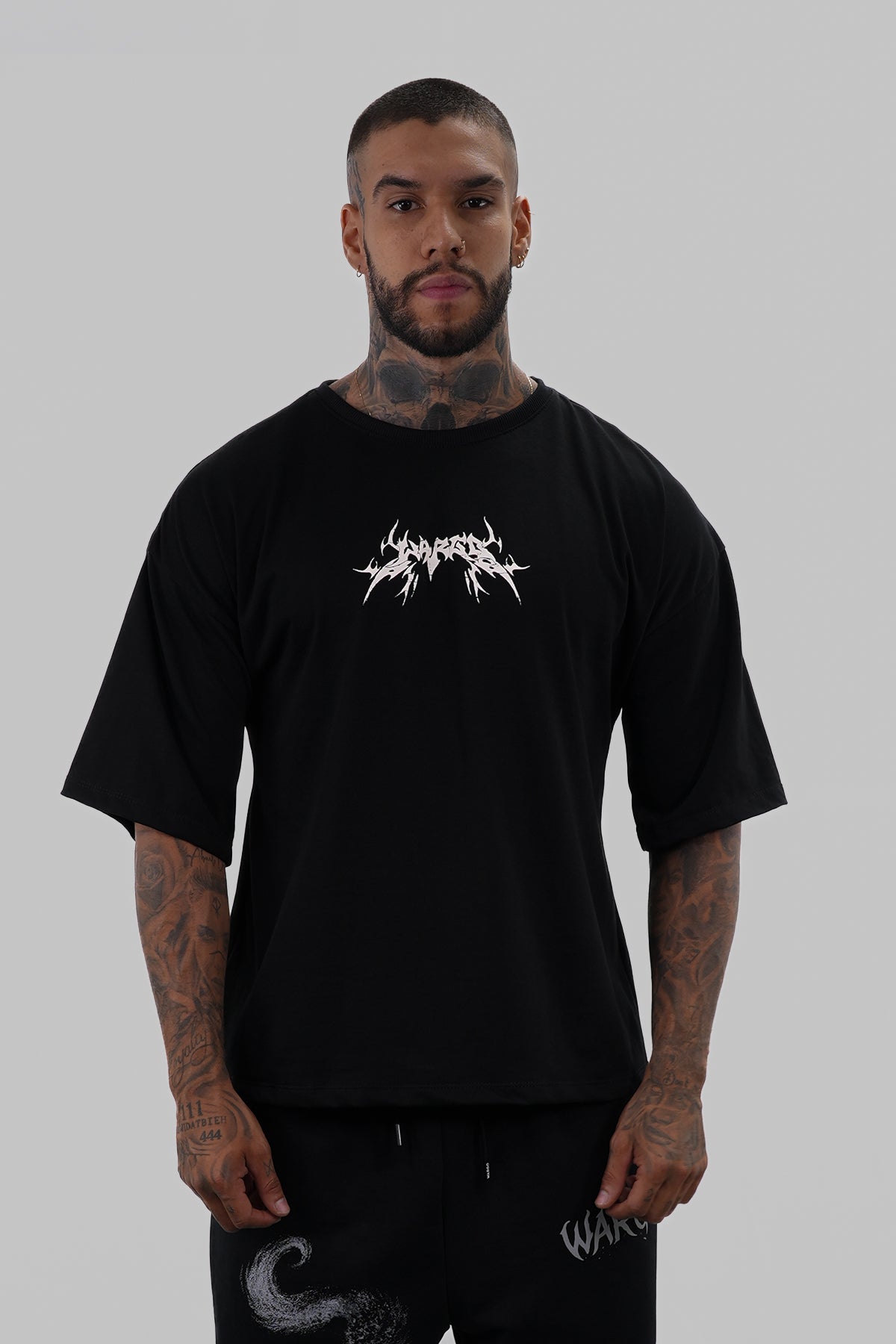 CAMISETA OVERSIZE SAINT CROSS - NEGRO