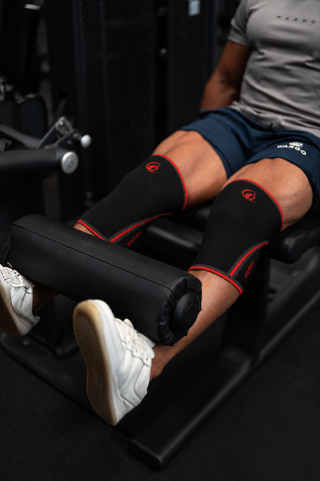 RODILLERAS 7 MM GYM - NEGRO/ROJO